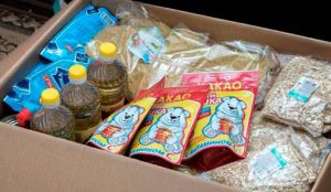 Многодетные семьи Оленинского района получили наборы продуктами питания от благотворительного фонда «Константа».
